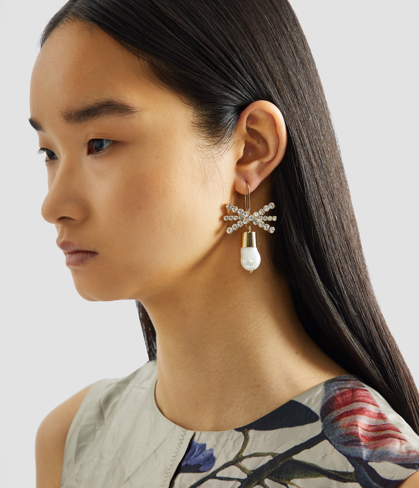 Pearl And Crystal Bow Earring