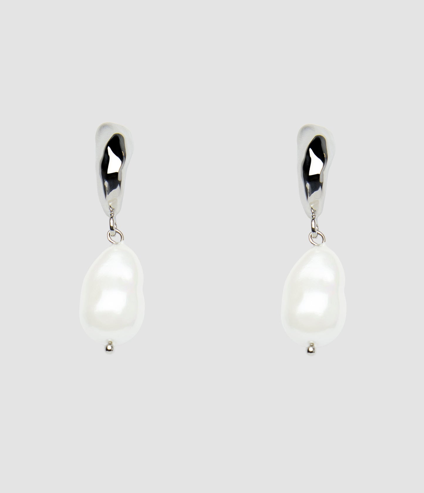 Silver Pearl Earring