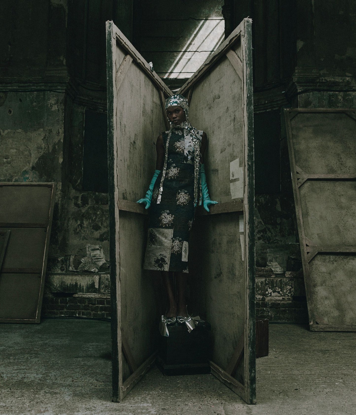 Floral Jacquard Sleeveless Midi Dress