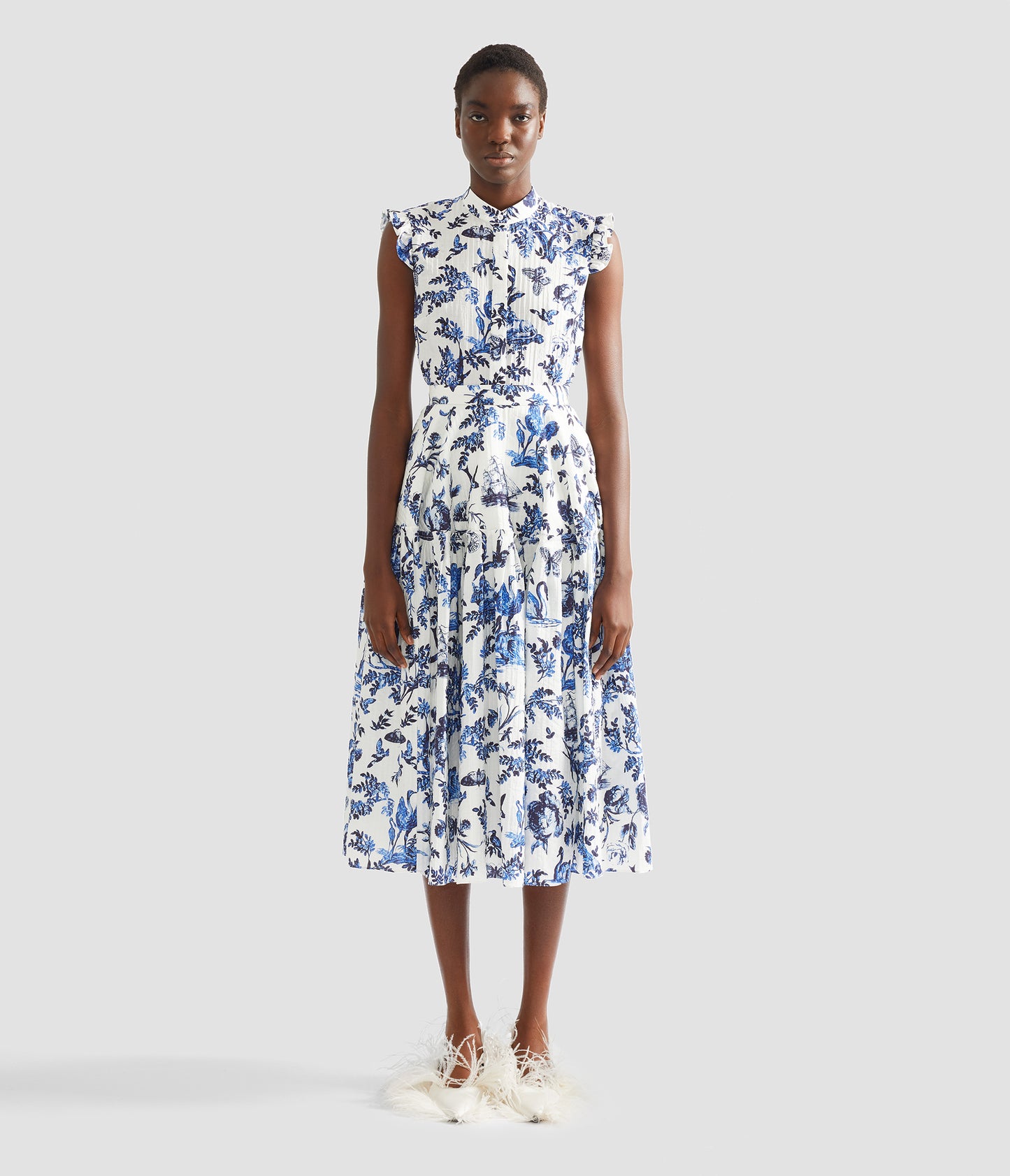 Crinkled Jacquard Sleeveless Shirt