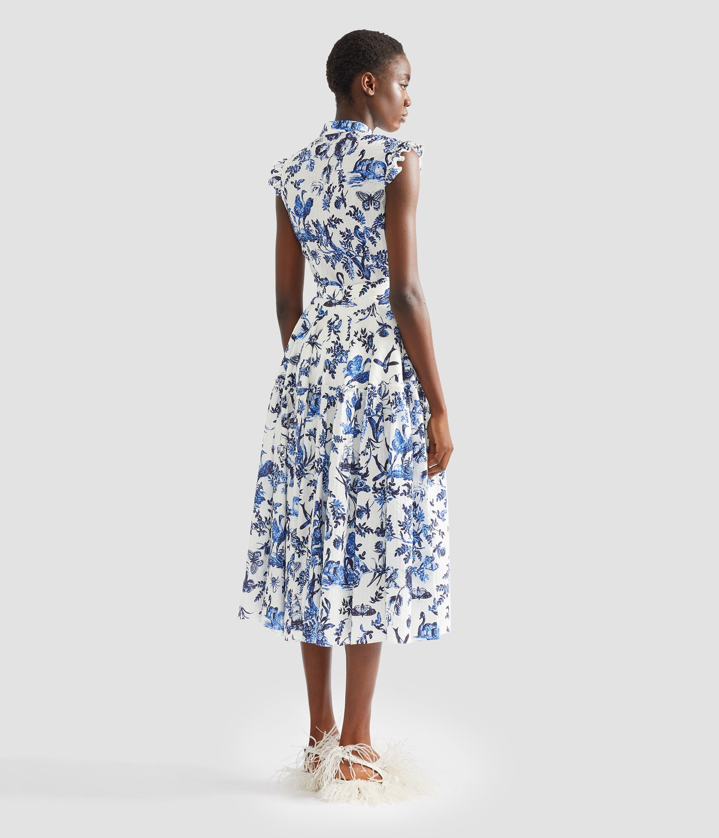 Crinkled Jacquard Sleeveless Shirt