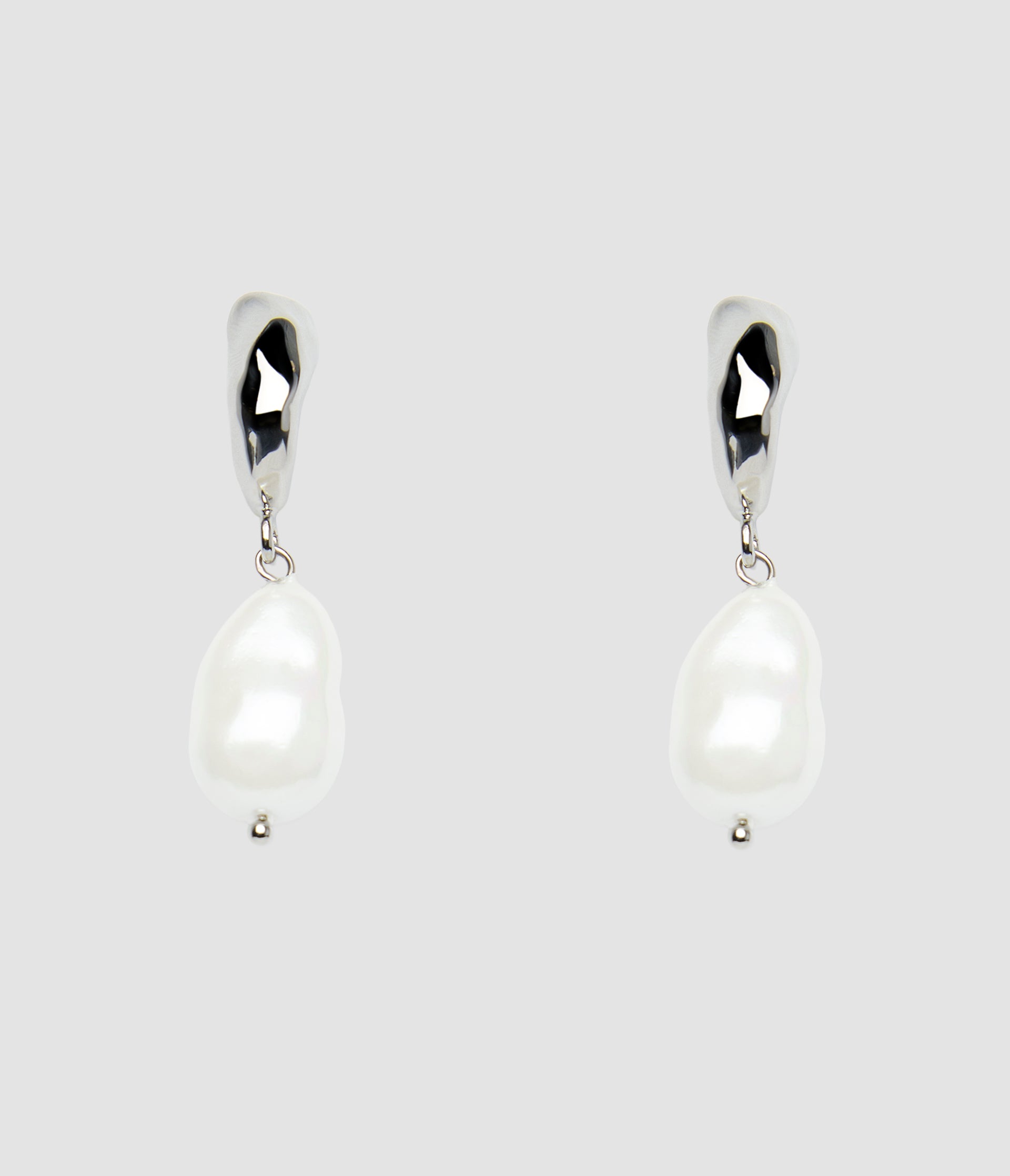 Silver Pearl Earring