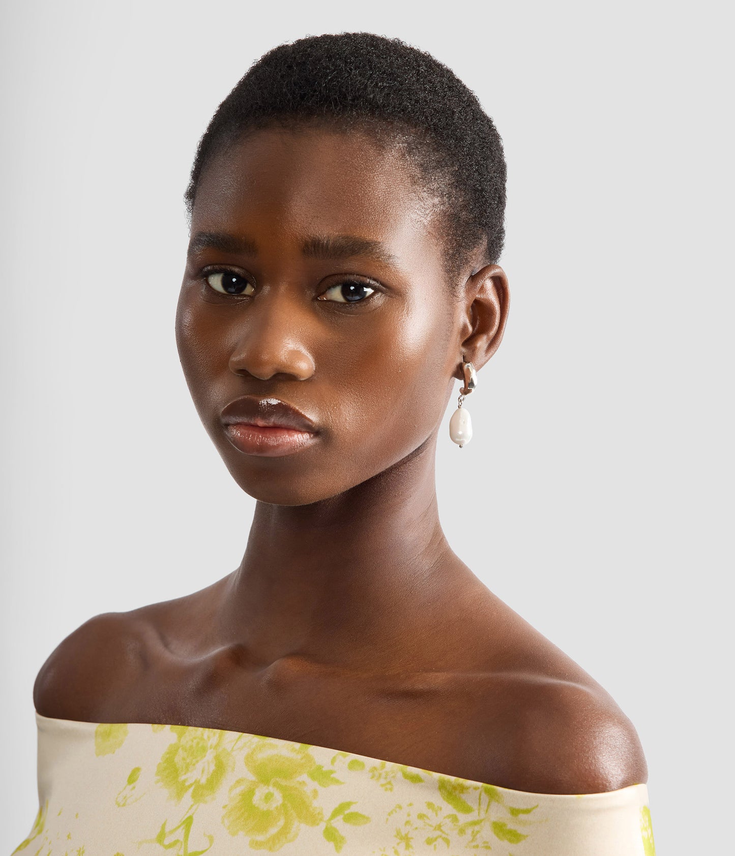 Silver Pearl Earring